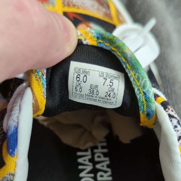 Vans Multicolor Graphic Sneakers - Picture 9 of 9